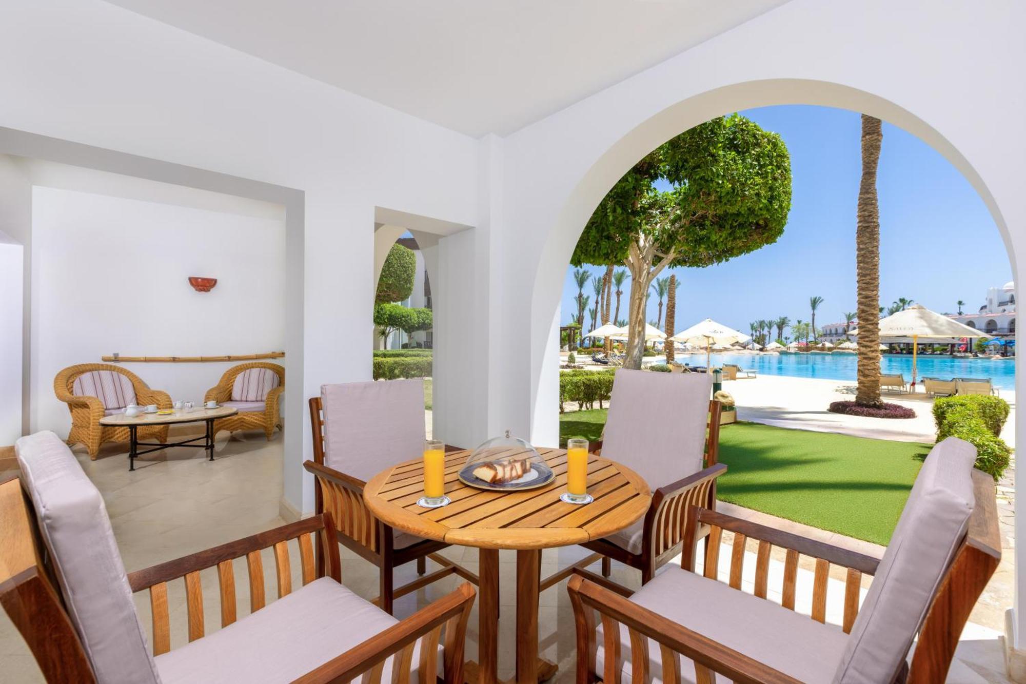 Diplomatic Suite Pool View