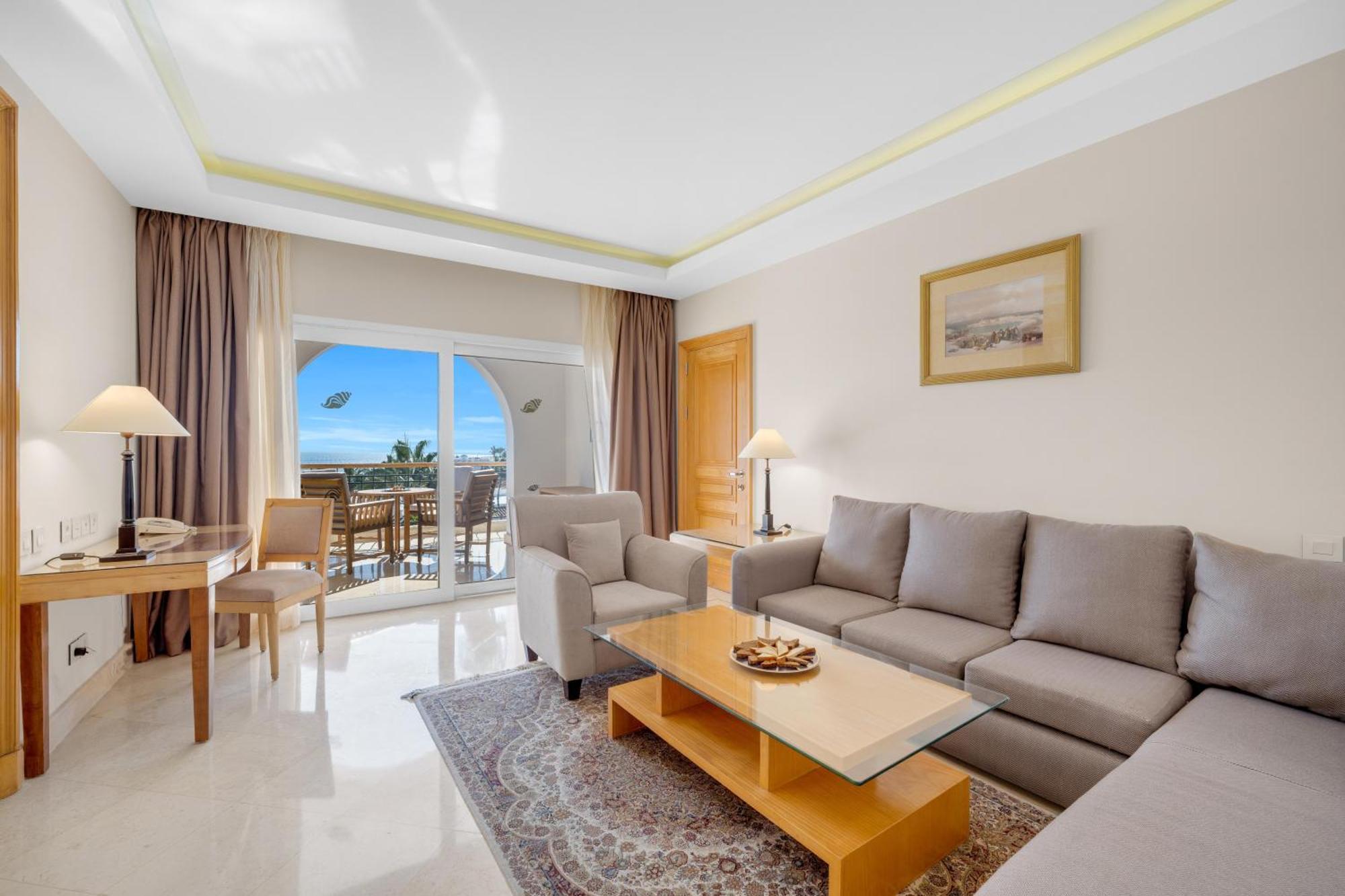 Diplomatic Suite Pool View